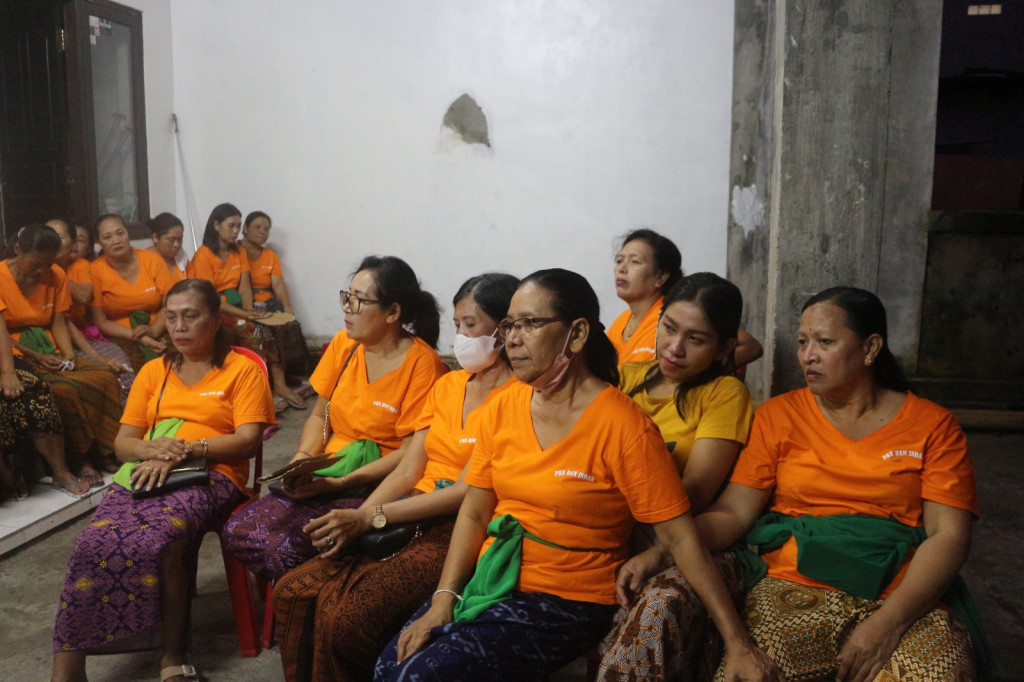 Antusias Ibu-Ibu PKK Dam Indah Ikuti Kegiatan Sosialisasi Terkait BKK (Bantuan Keuangan Khusus) Kabupaten Badung Kepada Warga Perumahan